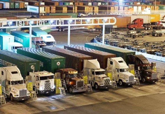 Professional heavy haul transport services in Los Angeles, CA
